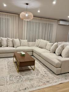 Foto sihtkohas Karaka asuva majutusasutuse Pet Friendly Riverfront Minimalist Karaka Stay Prime Location galeriist