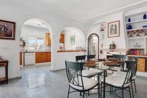 Η κουζίνα ή μικρή κουζίνα στο Villa Cruz del Sur - Solo familias