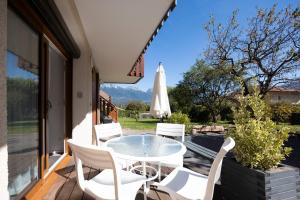 En generel udsigt til bjerge eller udsigt til bjerge taget fra lejligheden