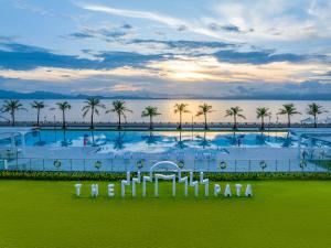 Imagen de la galería de Zhuhai Ocean Spring Bay Grand Metropark Hotel, en Dahu