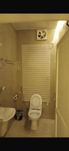 Ένα μπάνιο στο MED Suites and Appartments