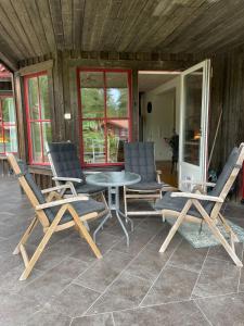 Kawasan patio atau luaran di 20 min to Umeå 6-7 guests, sea, lake, forest and golf