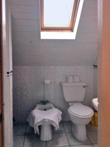 Koupelna v ubytování 3 Bed in Ardgroom oc-i523 + 18 fotografií