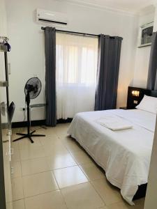 Galería fotográfica de 3 Bed Apartment at a central location en Sango 21 fotos más