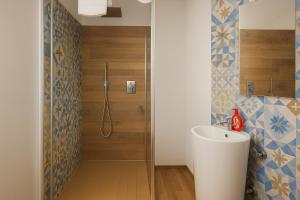 Ένα μπάνιο στο SUITE IN THE HISTORIC CENTER - free Wi-Fi