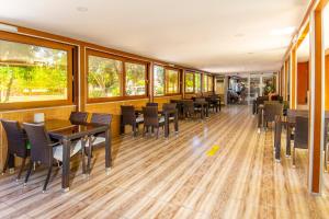 Un restaurant sau alt loc unde se poate mânca la Selenium Hotel