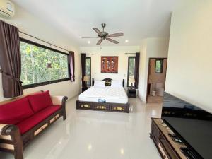 Imagen de la galería de Villa Riviera Serenity - Near to the Beach, en Ban Bang Po 29 fotos más
