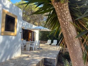 Imagine din galeria proprietății Apartamentos Pinosol în Santa Eularia des Riu
