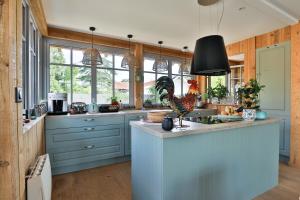 Nhà bếp/bếp nhỏ tại Villa Honora - Joli maison arcachonnaise à Cazaux