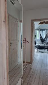 Postel nebo postele na pokoji v ubytování Wunderschöne Wohnung im Grünen