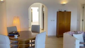 Khu vực ghế ngồi tại Penthouse terrace luxury sulla spiaggia