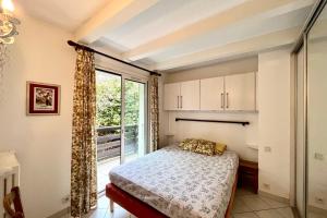 En eller flere senge i et værelse på Apartment 2 rooms near the slopes