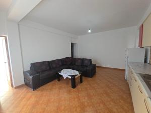 Istumisnurk majutusasutuses Charming Tirana Apartment +1 foto