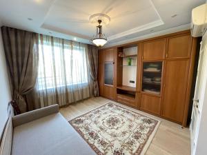 Un televizor și/sau centru de divertisment la 2 bedroom Apartment with parking close to Center