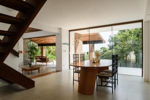 Χώρος καθιστικού στο Refúgio com vista mar e verde