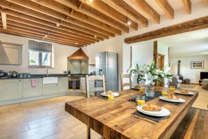 Köök või kööginurk majutusasutuses Platford Barn