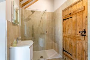 Koupelna v ubytování Nichols Barn + 19 fotografií