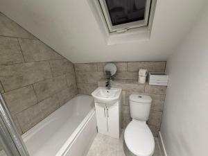 Koupelna v ubytování The Gateway to Birling Gap and Seven Sisters RB B LIVING