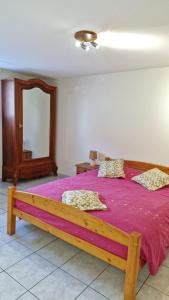 Ένα ή περισσότερα κρεβάτια σε δωμάτιο στο Appartement F2 à la campagne