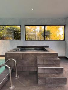 Φωτογραφία από το άλμπουμ του Avala Villa With Indoor Pool & Spa σε Vrčin