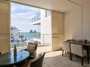 Balkón nebo terasa v ubytování Coastal Escape - 2BR plus Pool and Spa