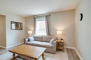 صورة لـ Walk to WKU, Bars and Dining! Updated Duplex Home في بولينغ غرين