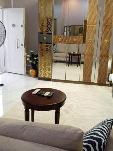 Una cocina o kitchenette en Spark Merge Luxury Homes