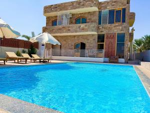 Kolam renang di atau dekat dengan Citadel Luxor