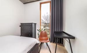 Postel nebo postele na pokoji v ubytování Luxury Penthouse in Best Area, Balcony & Parking