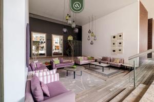 Ruang duduk di Redesigned 1BR Condo in Polanco - Pool Gym & Padel +25 gambar