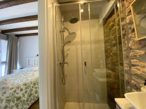 Ένα μπάνιο στο Casa La Picuela +17 φωτογραφίες