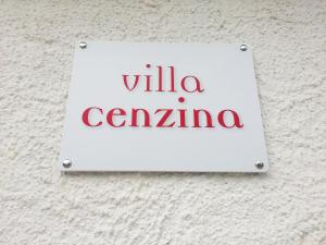 Um certificado, prêmio, placa ou outro documento exibido em Villa Cenzina