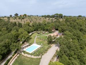 an aerial view of an estate with a swimming pool at Relais e Spa l'Antica Fornace in Città della Pieve
