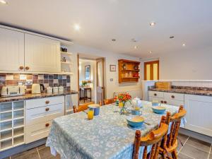 Billede fra billedgalleriet på 4 Bed in Wearhead 93527 i Wear Head + 21 billeder