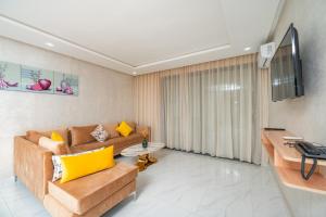 Televisyen dan/atau pusat hiburan di Maarif elite Suites
