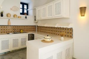 Dapur atau dapur kecil di Dar Mima rooftop sea view +16 gambar
