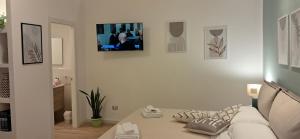 TV a/nebo společenská místnost v ubytování Monolocale Sicily