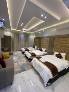 Postel nebo postele na pokoji v ubytování Royal AlUlA Villa + 20 fotografií