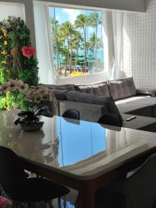 Χώρος καθιστικού στο Gran Palazzo Pajuçara - Apartamento 04 quartos beira mar!