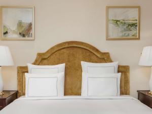 Postel nebo postele na pokoji v ubytování Swissotel Al Maqam Makkah + 166 fotografií