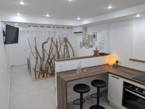 Una cocina o cocineta en Solaya, Between beach and comfort, Gosier, Studio