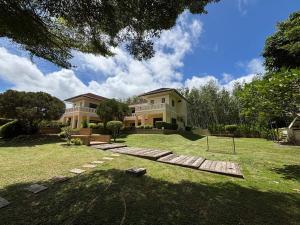 Zahrada ubytování 5BR Luxury Villa Bangtao With Staff Phuket