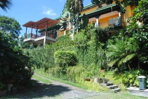 Κήπος έξω από το Apart Hotel Valle Verde PLANES DE RENDEROS