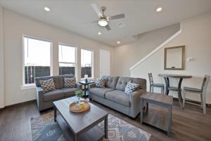 Billede fra billedgalleriet på Luxury New Build Townhome 2BR 2BA with Garage i Arlington