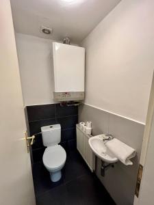 Koupelna v ubytování Prague Central Residence + 40 fotografií