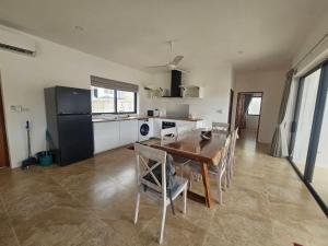 Køkken eller tekøkken på Villa Carissa + 10 billeder