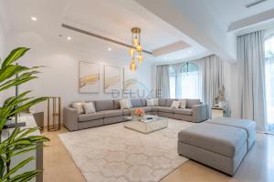 Private Beachfront Villa with Pool Access, Minutes from Nakheel Mall and Monorail, Canal Cove, Palm Jumeirah by Deluxe Holiday Homes