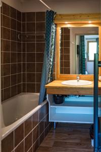 Koupelna v ubytování Apartment for 4 to 6 people in Albiez