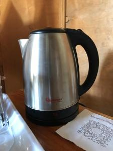 Příslušenství pro přípravu čaje a kávy v ubytování Mangrove Village Resort