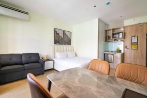 Η κουζίνα ή μικρή κουζίνα στο The Rixx Saigon Central - Next to Ben Thanh Market